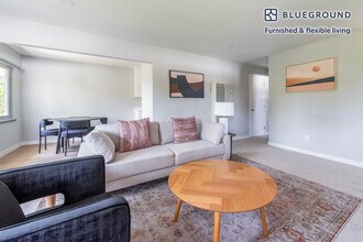 838 Roble Ave in Menlo Park, CA - Building Photo - Building Photo