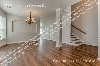 2813 Kickapoo Cavern Dr in Pflugerville, TX - Building Photo - Building Photo
