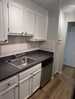 655 Talcottville Rd, Unit 111 in Vernon, CT - Building Photo