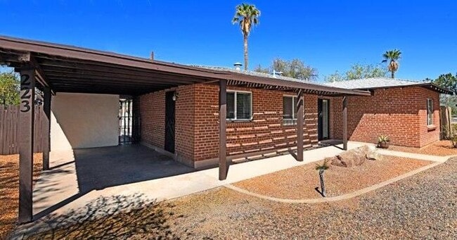property at 223 N Norton Ave