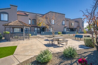 Town Square in Glendale, AZ - Building Photo - Building Photo