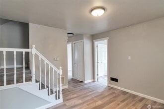 730 S Elmgrove St in Seattle, WA - Foto de edificio - Building Photo