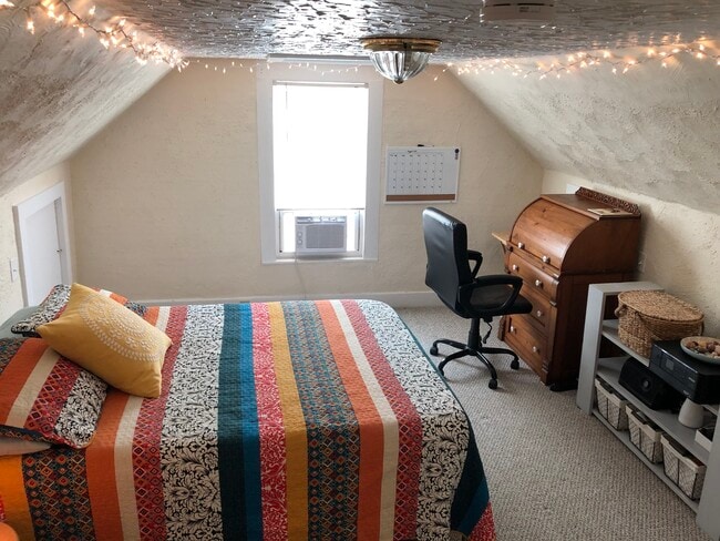 2 Heritage Vale St, Unit 2A Upper in Amesbury, MA - Building Photo - Building Photo