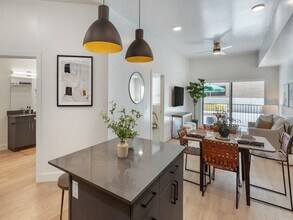 Maye House Apartments in Salt Lake City, UT - Foto de edificio - Building Photo