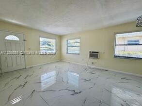 1371 NE 150th St in Miami, FL - Building Photo - Building Photo