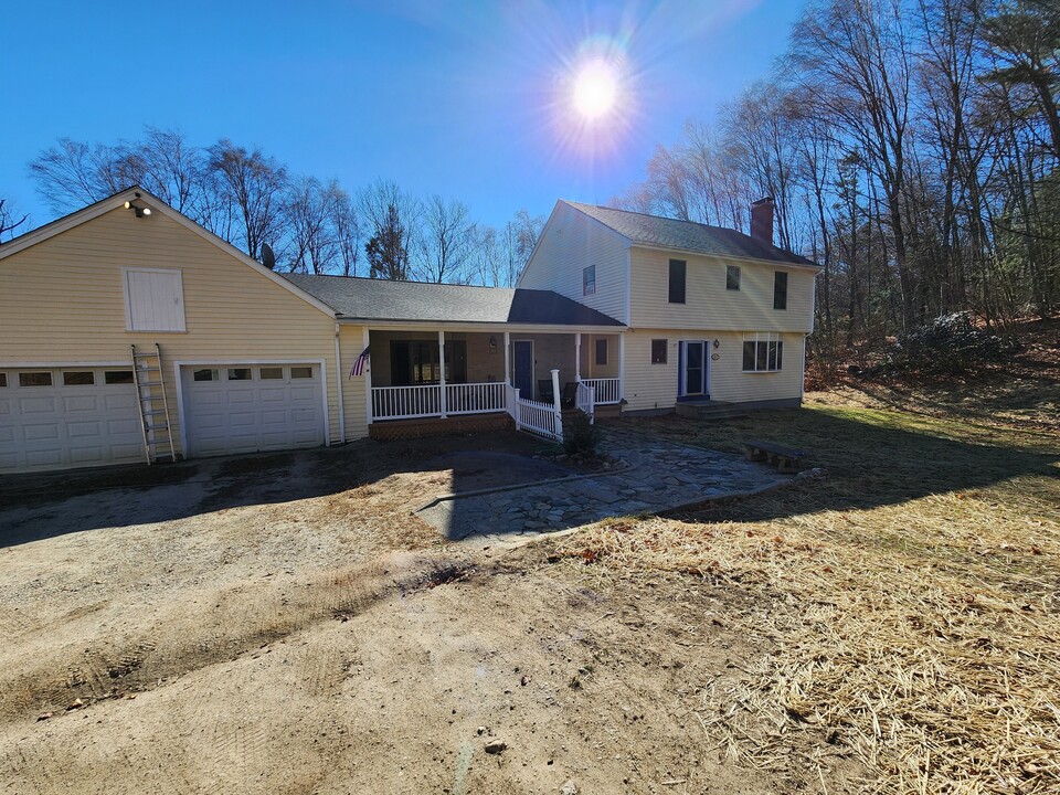 69 Chaffee Rd in Stafford, CT - Building Photo