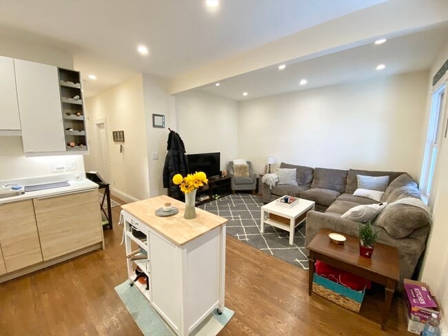 106 Buttonwood St in Boston, MA - Building Photo - Building Photo