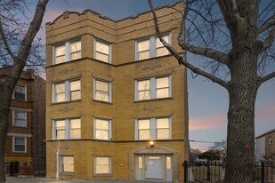 1529 S Komensky Ave, Unit 2 in Chicago, IL - Building Photo