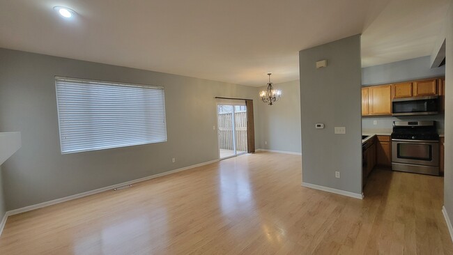 6526 Commonwealth Dr, Unit 6526 Commonwealth Dr in Loves Park, IL - Foto de edificio - Building Photo