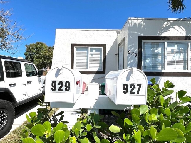 property at 929 SW 12th Ave