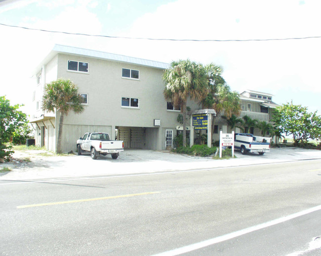 Beach House Resort in Bradenton Beach, FL - Building Photo - Building Photo