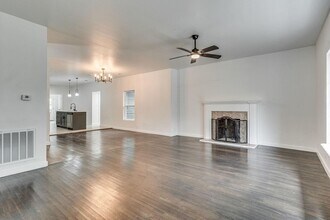 206 Bellevue Dr in Cleburne, TX - Building Photo - Building Photo