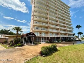404 S Beach St in Daytona Beach, FL - Building Photo