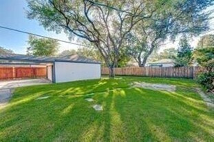 12415 Nova Dr in Houston, TX - Building Photo