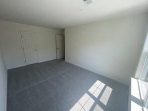 225 Thompson Ave in Queenstown, MD - Building Photo - Building Photo
