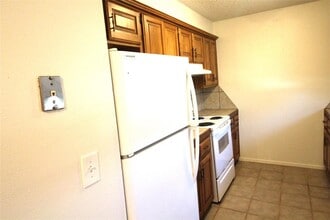 112 NE 12th St in Moore, OK - Building Photo - Building Photo