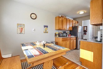 113 Salmon Brook Dr in Glastonbury, CT - Foto de edificio - Building Photo