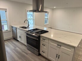 61 Chapel St in Lowell, MA - Building Photo