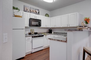 The Polo Club in Mesa, AZ - Building Photo