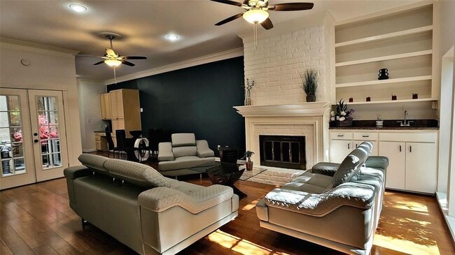 property at 6726 Buffalo Speedway