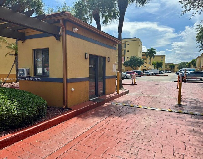 14930 SW 82nd Terrace in Miami, FL - Building Photo - Building Photo