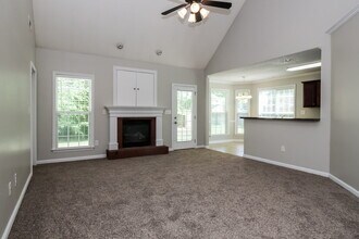 51 Kentucky Ave in Sharpsburg, GA - Foto de edificio - Building Photo