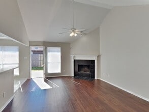 2108 Petunia St in Dallas, TX - Building Photo - Building Photo