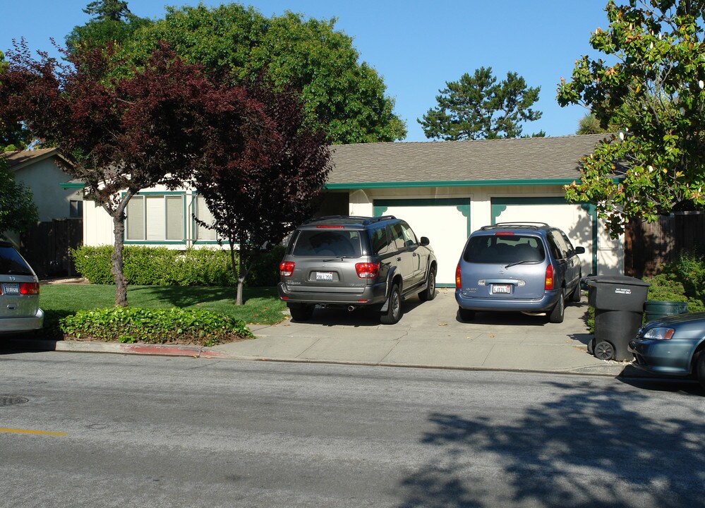 1343 Kingfisher Way in Sunnyvale, CA - Building Photo