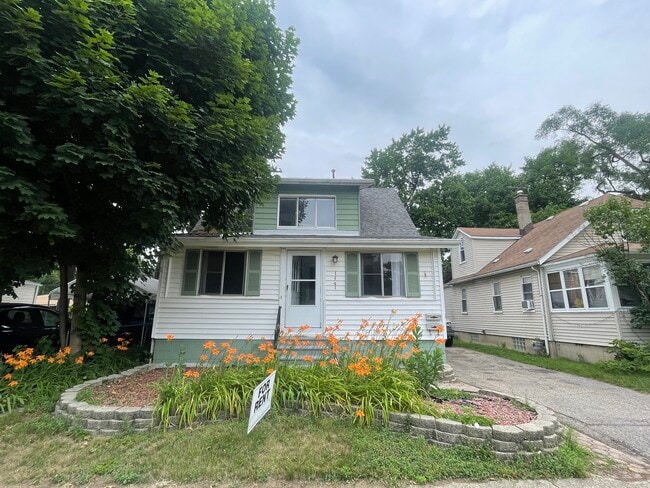 1141 E Bernhard Ave, Unit Lower