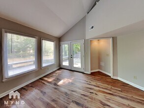 4940 Karls Gate Dr in Marietta, GA - Building Photo - Building Photo