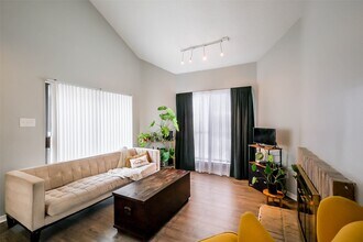 10122 Waterstone Dr in Houston, TX - Building Photo - Building Photo