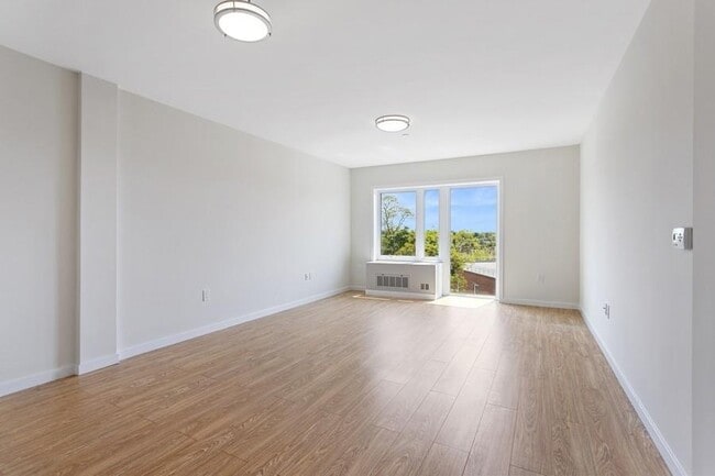 120 N Pearl St in Port Chester, NY - Building Photo - Building Photo