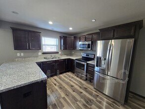 4104 Mourning Dove Dr in Waterloo, IA - Building Photo - Building Photo