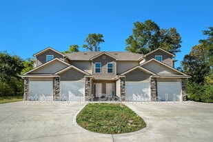 6313 NE 44th St in Kansas City, MO - Building Photo