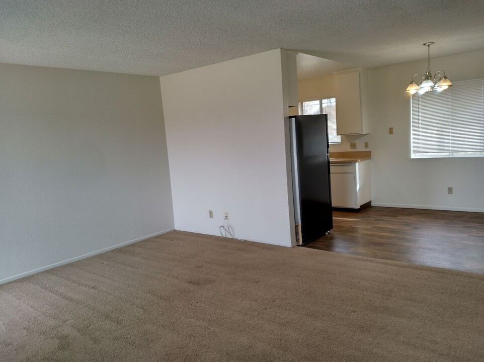 6587 Sunset Rd in Joshua Tree, CA - Building Photo