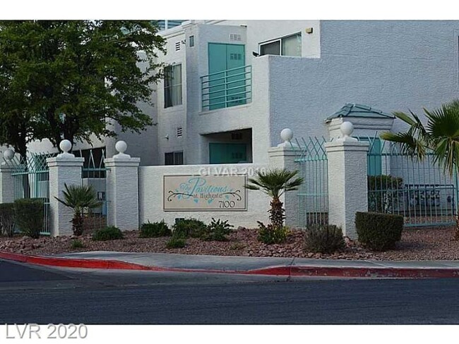 7100 W Pirates Cove Rd in Las Vegas, NV - Building Photo - Building Photo