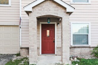 6246 Cypress Cir in San Antonio, TX - Building Photo - Building Photo