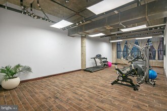 525 N 11th St-Unit -502B in Philadelphia, PA - Building Photo - Building Photo