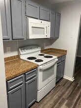 4001 Village Creek Dr in Columbia, SC - Building Photo - Building Photo