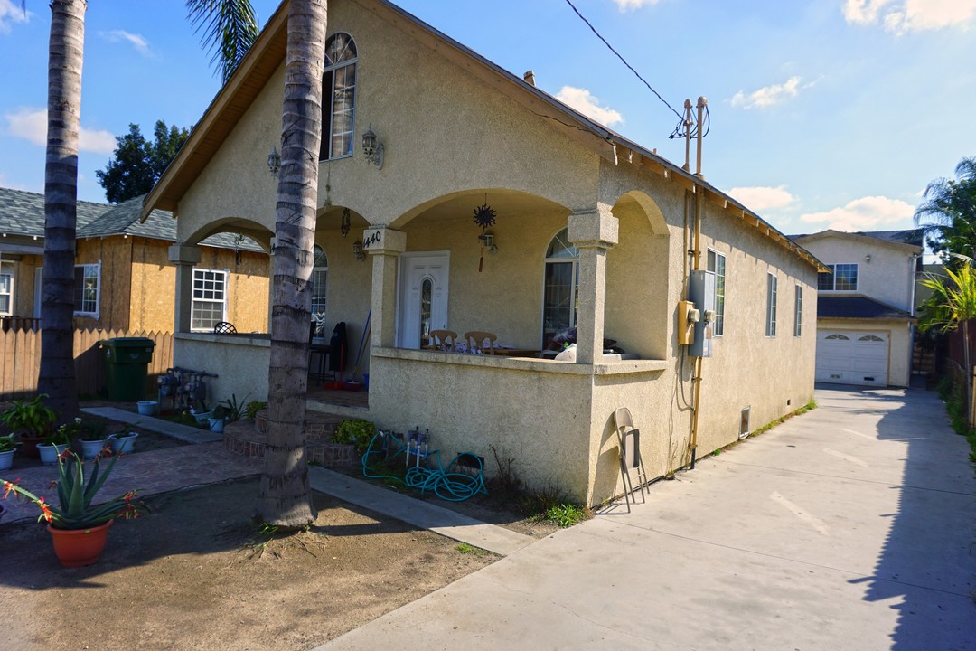 1442 E 43rd Pl in Los Angeles, CA - Building Photo