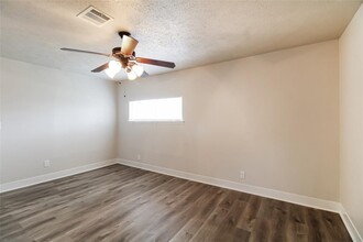 12715 Zavalla St in Houston, TX - Building Photo - Building Photo