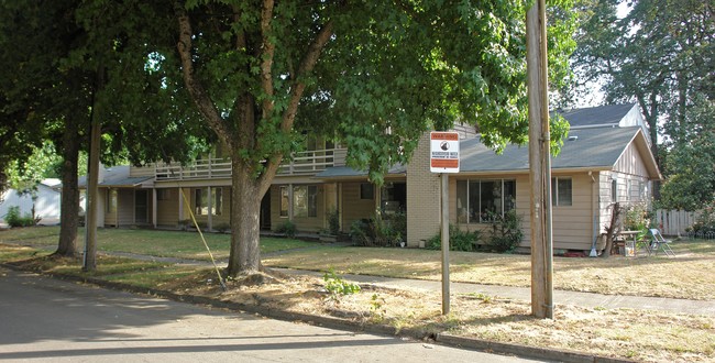 610-620 Breys Ave NE in Salem, OR - Building Photo - Building Photo