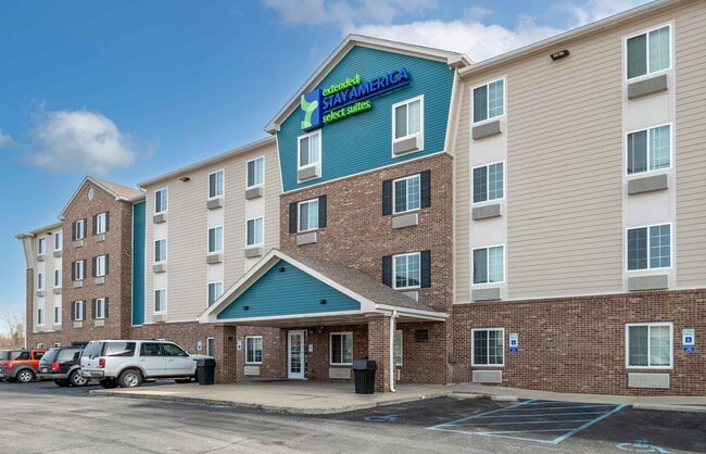 Furnished Studio-Indianapolis - West in Indianapolis, IN - Foto de edificio - Building Photo
