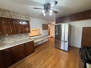 8037 S Wentworth Ave in Chicago, IL - Building Photo - Building Photo