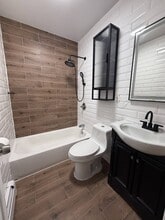 40 Eldert Ln in Brooklyn, NY - Building Photo - Building Photo