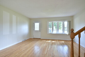 796 Adele St in Elmhurst, IL - Foto de edificio - Building Photo