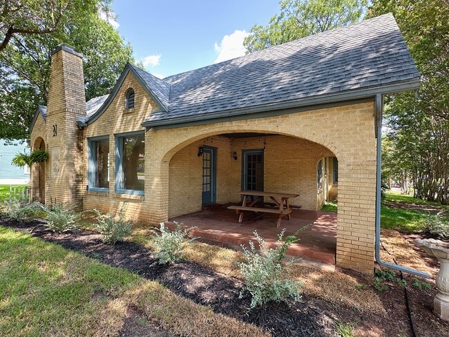 2726 Sanger Ave in Waco, TX - Building Photo - Building Photo