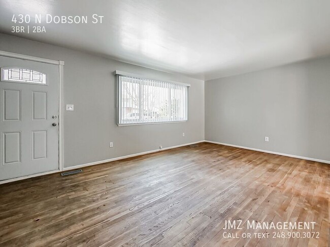 430 N Dobson St in Westland, MI - Building Photo - Building Photo