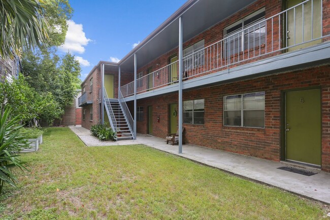 Dauphine Apartments in New Orleans, LA - Building Photo - Primary Photo