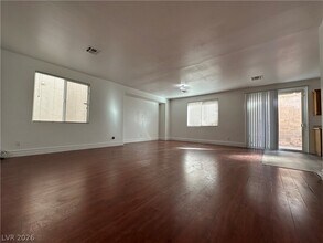 9763 Waukegan Ave in Las Vegas, NV - Building Photo - Building Photo